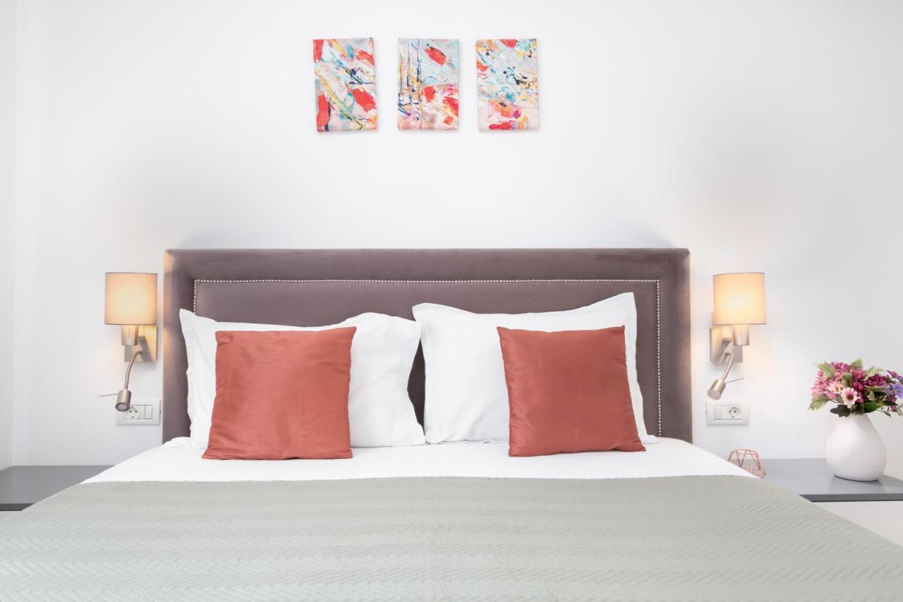 Charlotte Piata Unirii - Free Private Parking 2Bedrooms Apartment Oradea Eksteriør billede