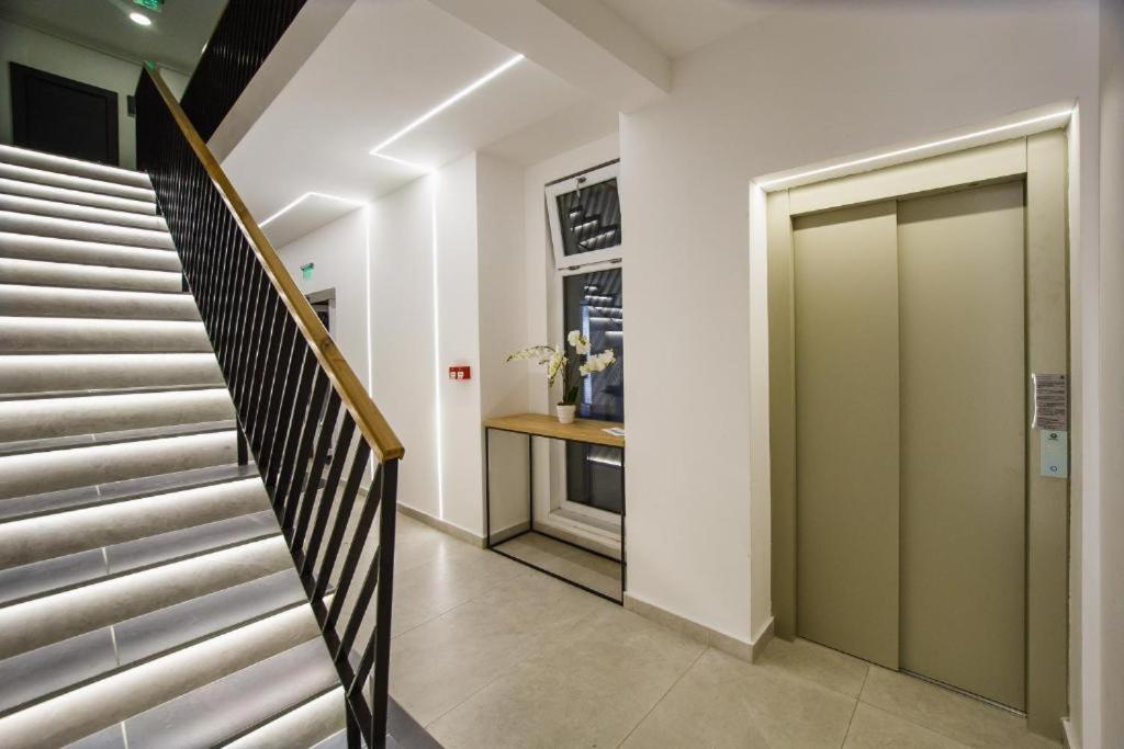 Charlotte Piata Unirii - Free Private Parking 2Bedrooms Apartment Oradea Eksteriør billede