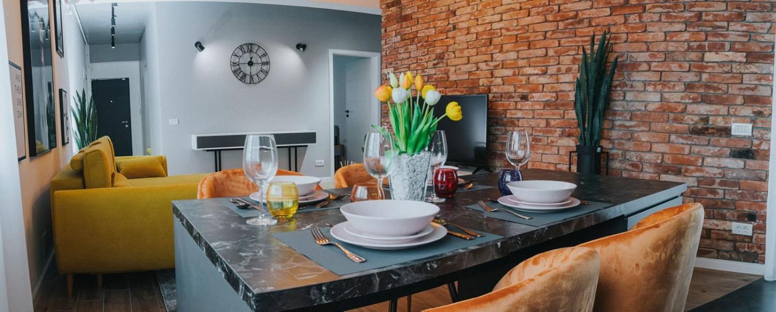 Charlotte Piata Unirii - Free Private Parking 2Bedrooms Apartment Oradea Eksteriør billede