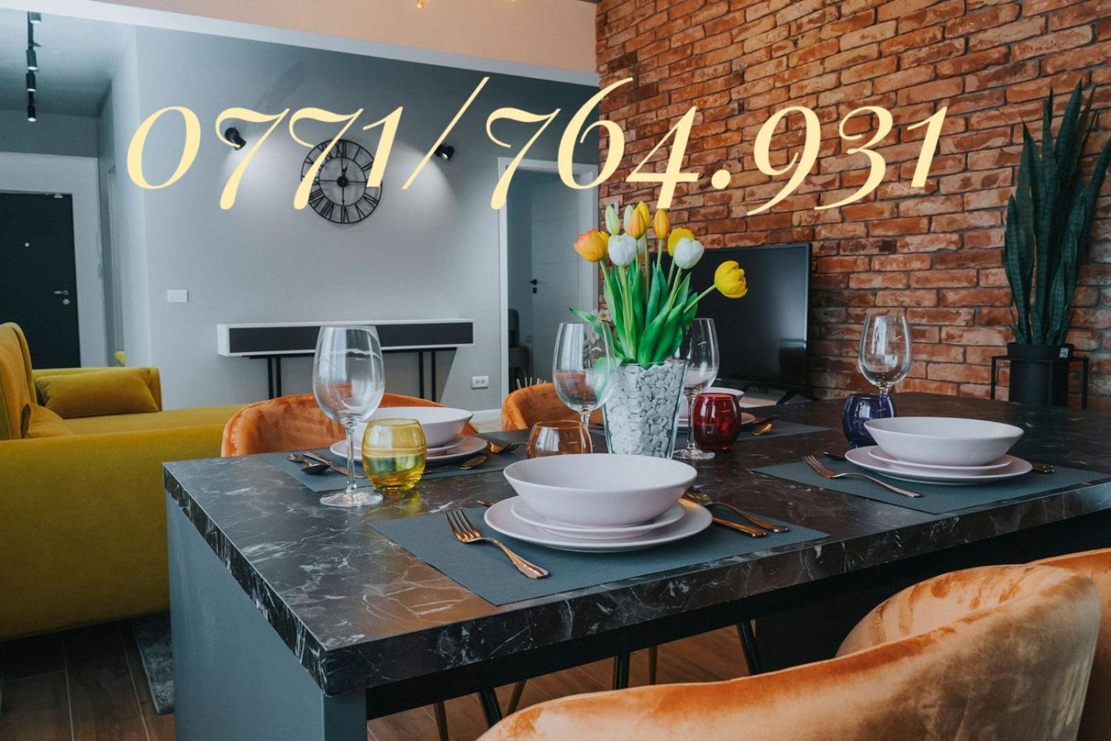 Charlotte Piata Unirii - Free Private Parking 2Bedrooms Apartment Oradea Eksteriør billede